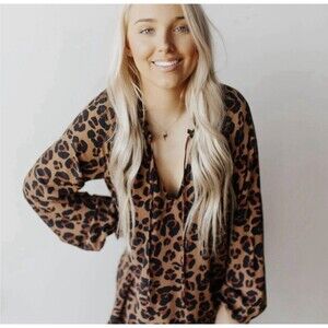 Show Me Your MuMu Charlene Leopard Cheetah Tunic Top Blouse Size Small Festival